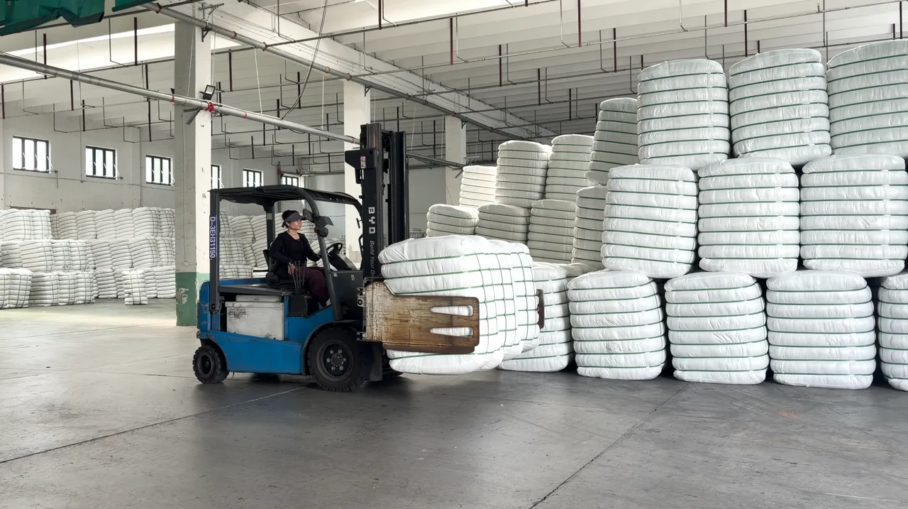 Polyester Staple Fiber Warehouse Handling